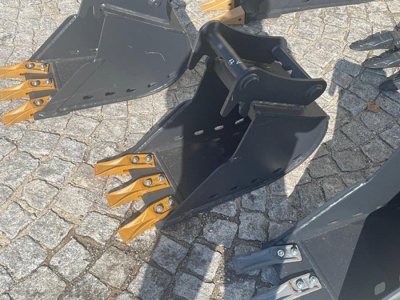 Löffel typu Big Dutchman Tieflöffel 30 cm mit Lehnhoff MS01 Symlock Aufnahme, Neumaschine v Göpfritz an der Wild (Obrázek 1)