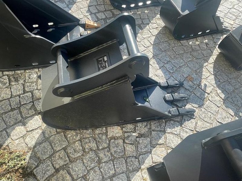 Löffel des Typs Big Dutchman Tieflöffel 30 cm mit Lehnhoff MS03 Symlock Aufnahme, Neumaschine in Göpfritz an der Wild (Bild 2)