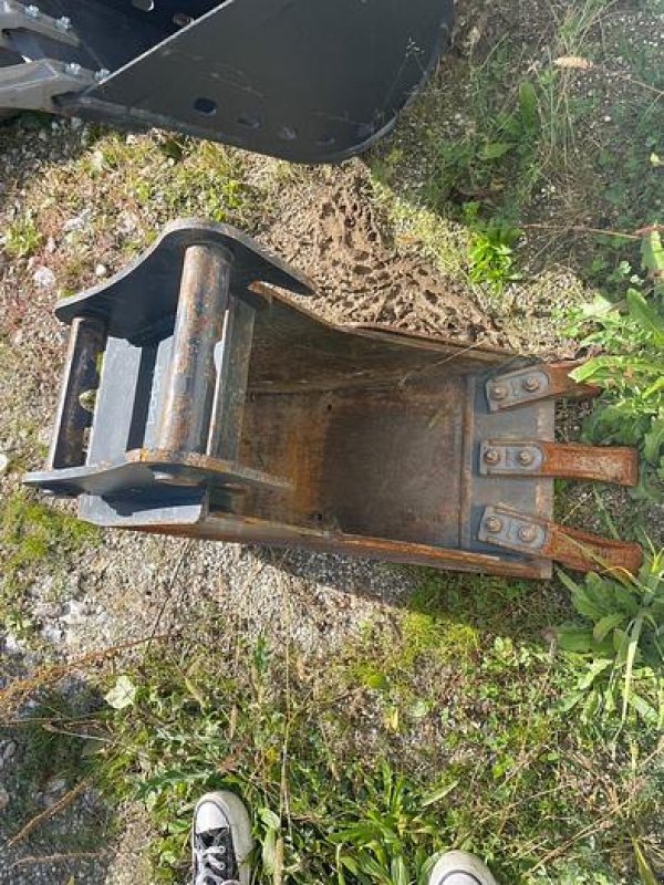 Löffel des Typs Big Dutchman Tieflöffel 30 cm mit MS01 Symlock Aufnahme, Neumaschine in Göpfritz an der Wild (Bild 1)