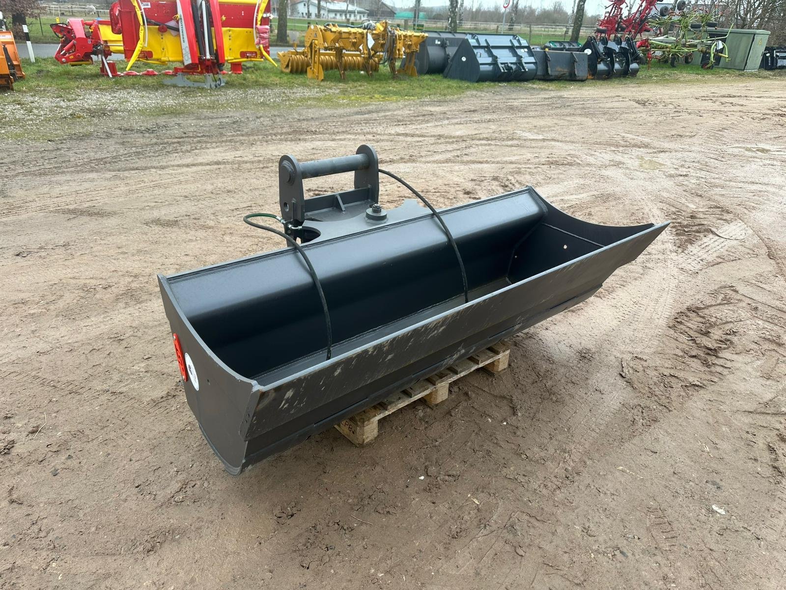 Löffel of the type JST Grabenräumlöffel 2 m, Gebrauchtmaschine in Klempau (Picture 1)