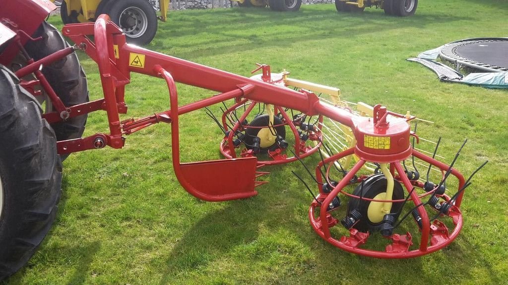 Mähaufbereiter & Zetter des Typs Sonstige PZ strela, Gebrauchtmaschine in Goudriaan (Bild 4)