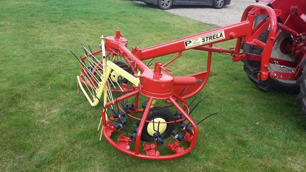 Mähaufbereiter & Zetter des Typs Sonstige PZ strela, Gebrauchtmaschine in Goudriaan (Bild 5)