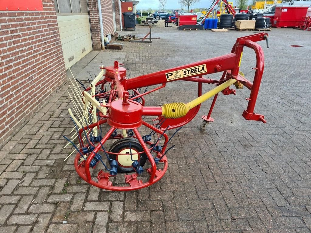 Mähaufbereiter & Zetter des Typs Sonstige PZ strela, Gebrauchtmaschine in Goudriaan (Bild 4)