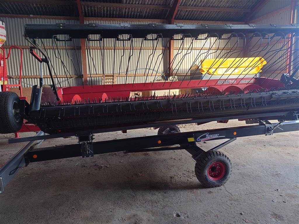 Mähdrescher of the type Case IH 3016 15 Fod Pick-up inkl. vogn, Gebrauchtmaschine in Samsø (Picture 3)