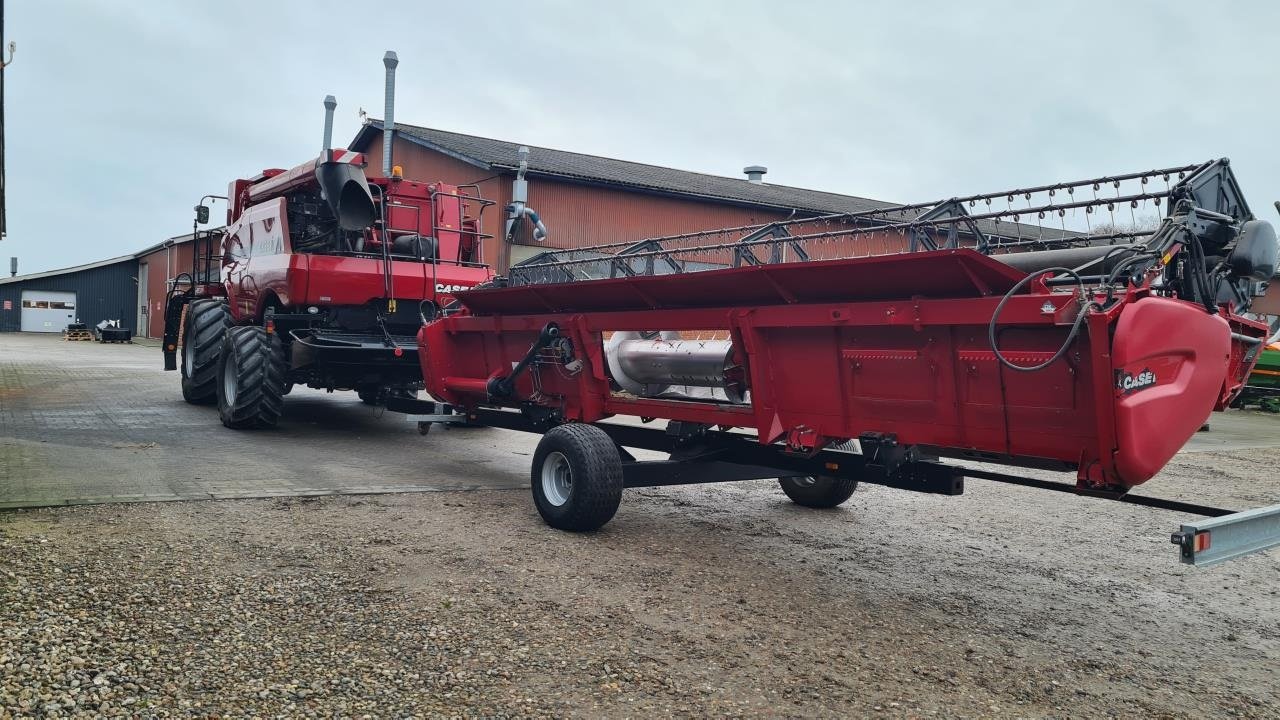 Mähdrescher van het type Case IH 6130, Gebrauchtmaschine in Ribe (Foto 3)