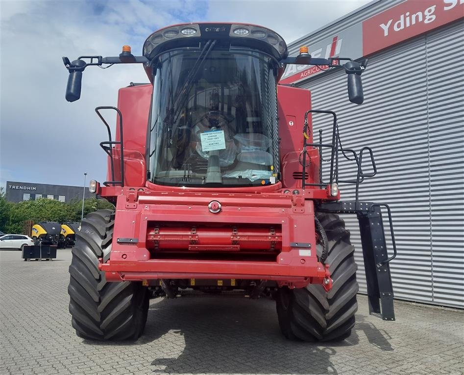Mähdrescher des Typs Case IH 8250 Axial-Flow 8250 med 35 fod varioskærebord, Gebrauchtmaschine in Horsens (Bild 5)