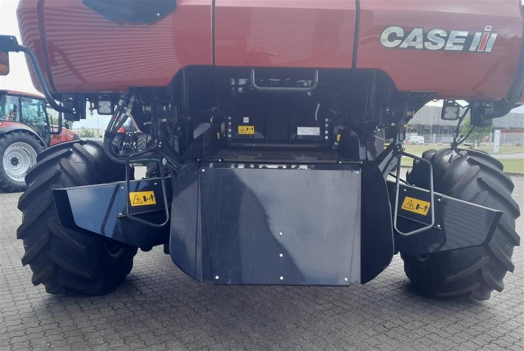 Mähdrescher des Typs Case IH 8250 Axial-Flow 8250 med 35 fod varioskærebord, Gebrauchtmaschine in Horsens (Bild 7)