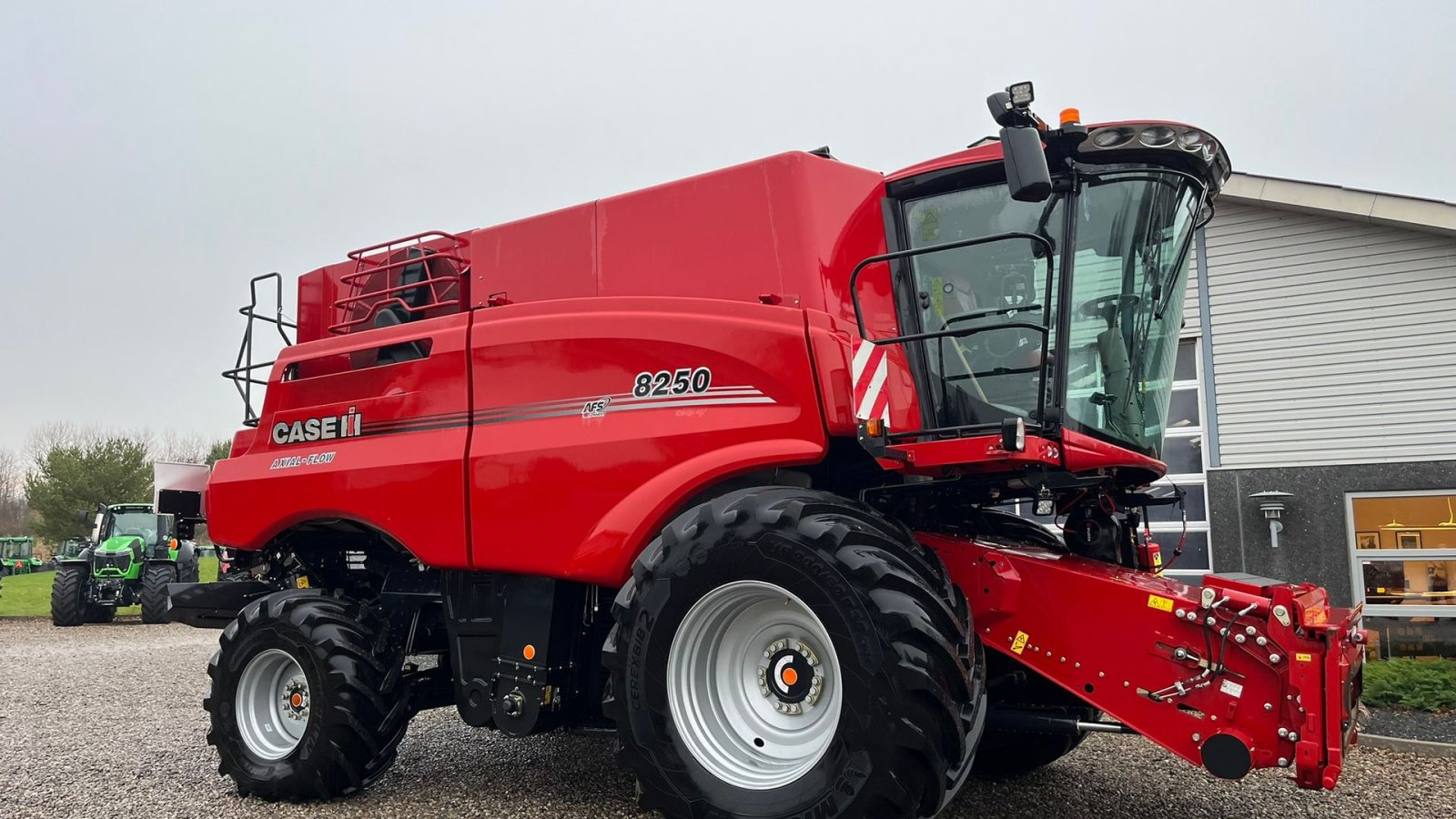 Mähdrescher от тип Case IH 8250 Axial-Flow med 35fod Varicut skærebord. Dansk maskine, Gebrauchtmaschine в Lintrup (Снимка 15)