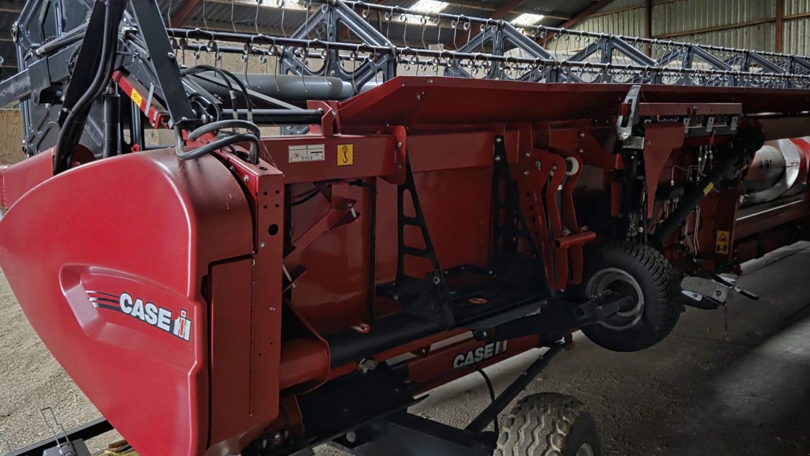 Mähdrescher du type Case IH 8250 Axial-Flow med 4wd & 35fod Varicut skærebord. Dansk maskine, Gebrauchtmaschine en Lintrup (Photo 9)