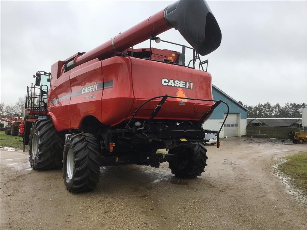 Mähdrescher of the type Case IH 9010 AXIAL FLOW, Gebrauchtmaschine in Bording (Picture 2)