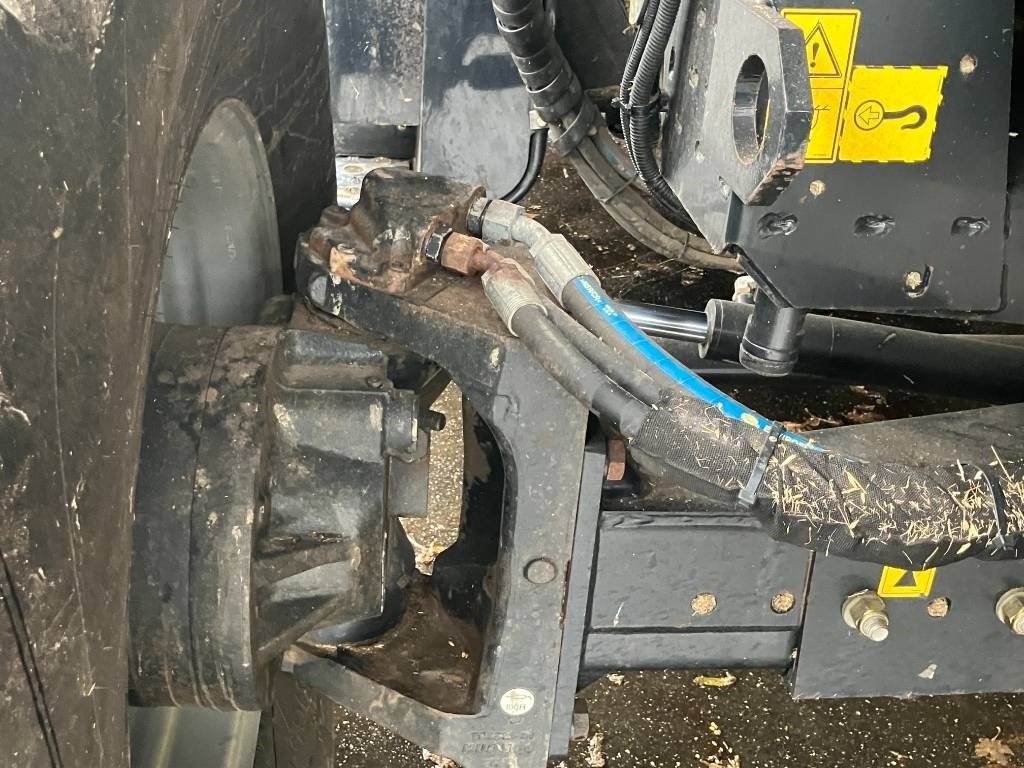 Mähdrescher of the type Case IH Axial 8240, Gebrauchtmaschine in Brønderslev (Picture 21)