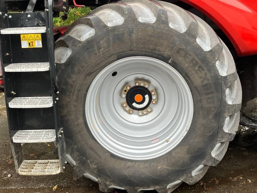 Mähdrescher of the type Case IH Axial 8240, Gebrauchtmaschine in Brønderslev (Picture 8)