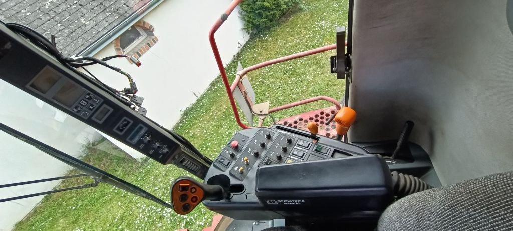 Mähdrescher of the type Case IH AXIAL FLOW 2188, Gebrauchtmaschine in NEUVILLE AUX BOIS (Picture 9)