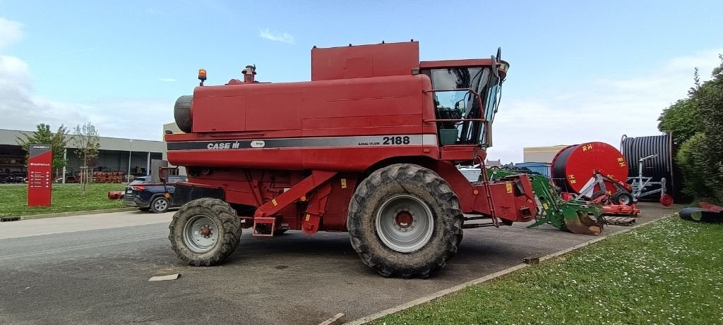 Mähdrescher of the type Case IH AXIAL FLOW 2188, Gebrauchtmaschine in NEUVILLE AUX BOIS (Picture 3)