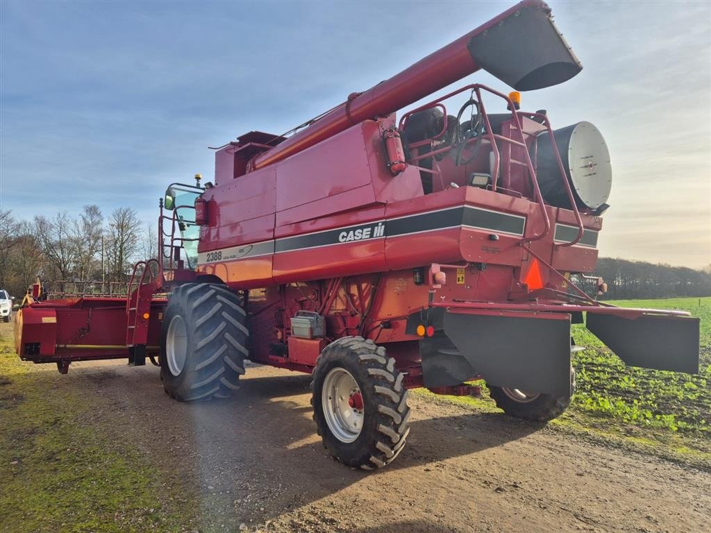 Mähdrescher Türe ait Case IH AXIAL-FLOW 2388, Gebrauchtmaschine içinde Aulum (resim 5)