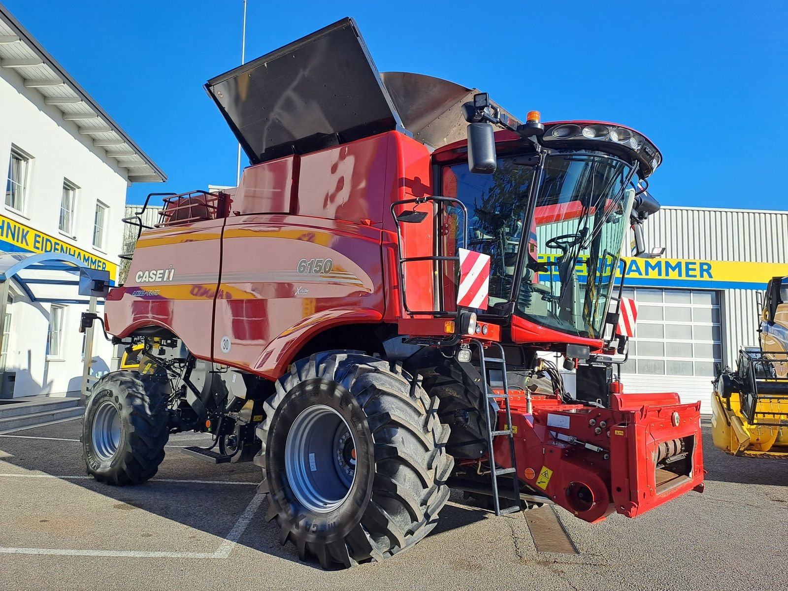 Mähdrescher tip Case IH Axial-Flow 6150, Gebrauchtmaschine in Burgkirchen (Poză 1)