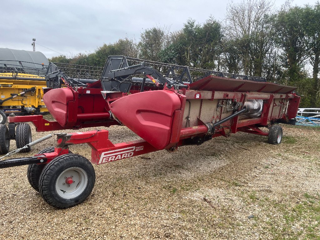 Mähdrescher of the type Case IH AXIAL-FLOW 7120, Gebrauchtmaschine in VERT TOULON (Picture 9)