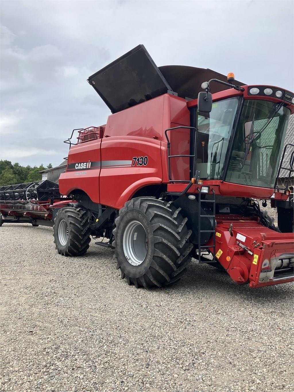 Mähdrescher типа Case IH Axial Flow 7130, Gebrauchtmaschine в Mern (Фотография 3)