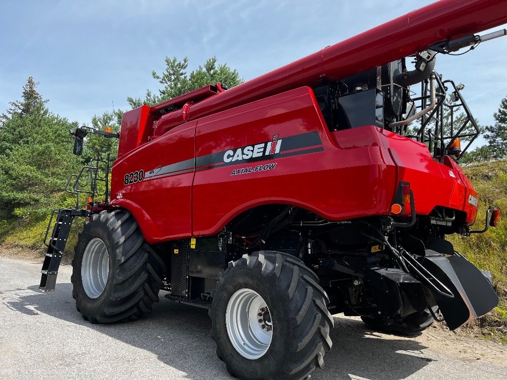 Mähdrescher of the type Case IH Axial Flow 8230 4 WD, Gebrauchtmaschine in Vrå, Frejlev, Hornslet & Ringsted (Picture 3)