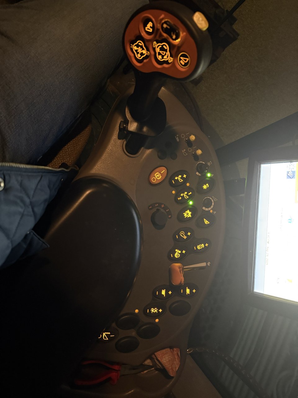 Mähdrescher du type Case IH AXIAL-FLOW 8230, Gebrauchtmaschine en Brabant-le-Roi (Photo 8)