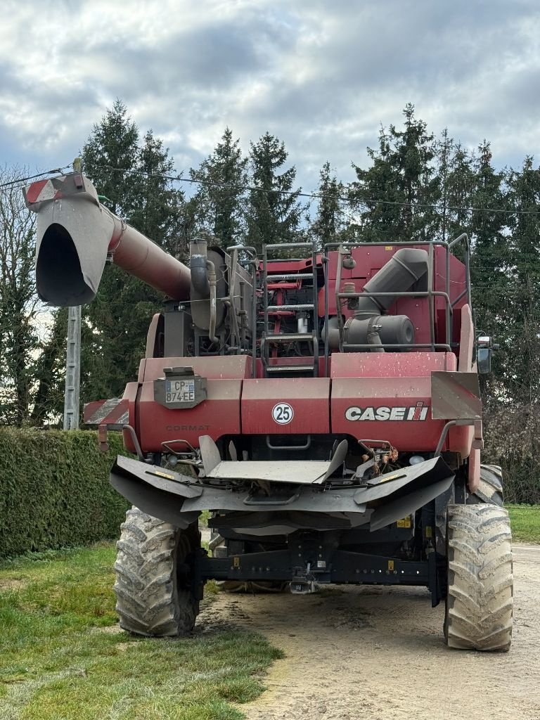 Mähdrescher du type Case IH AXIAL-FLOW 8230, Gebrauchtmaschine en Brabant-le-Roi (Photo 5)