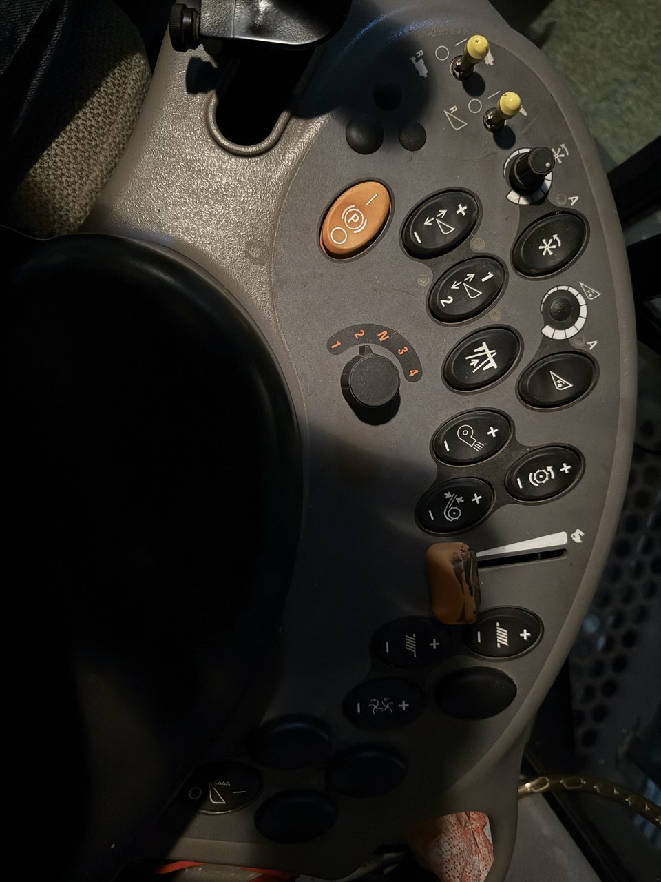 Mähdrescher du type Case IH AXIAL-FLOW 8230, Gebrauchtmaschine en Brabant-le-Roi (Photo 9)