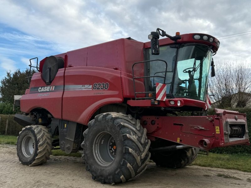 Mähdrescher a típus Case IH AXIAL-FLOW 8230, Gebrauchtmaschine ekkor: Brabant-le-Roi