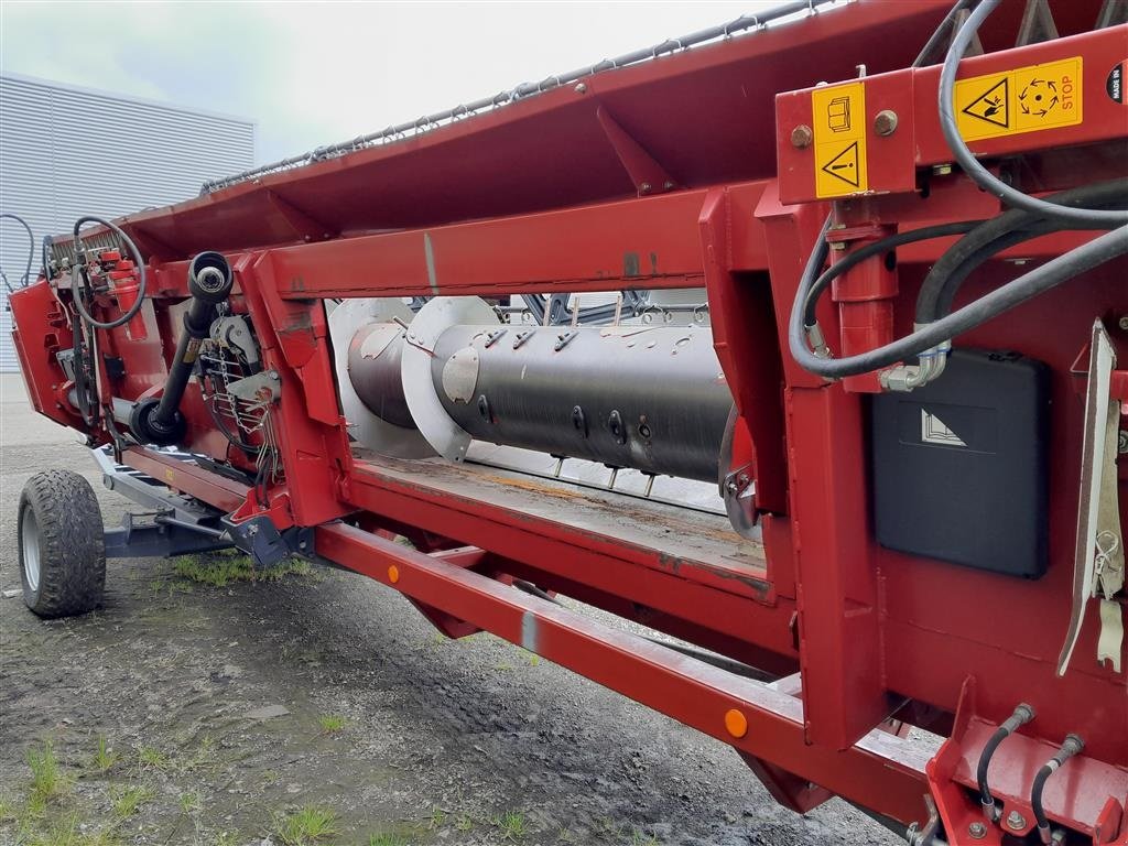 Mähdrescher des Typs Case IH Axial Flow 8240 med 30 fods Vario skærebord, Gebrauchtmaschine in Horsens (Bild 22)
