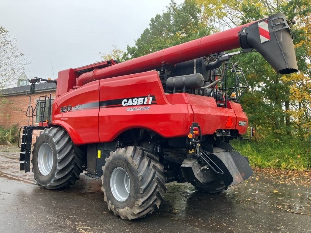 Mähdrescher типа Case IH Axial Flow 8240, Gebrauchtmaschine в Brønderslev (Фотография 4)