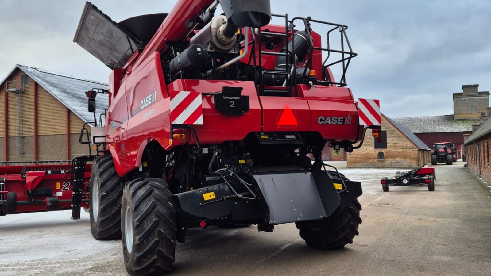 Mähdrescher za tip Case IH Axial Flow 8250 8250 4WD med 35 fod 3050 skærebord, Gebrauchtmaschine u Viborg (Slika 3)