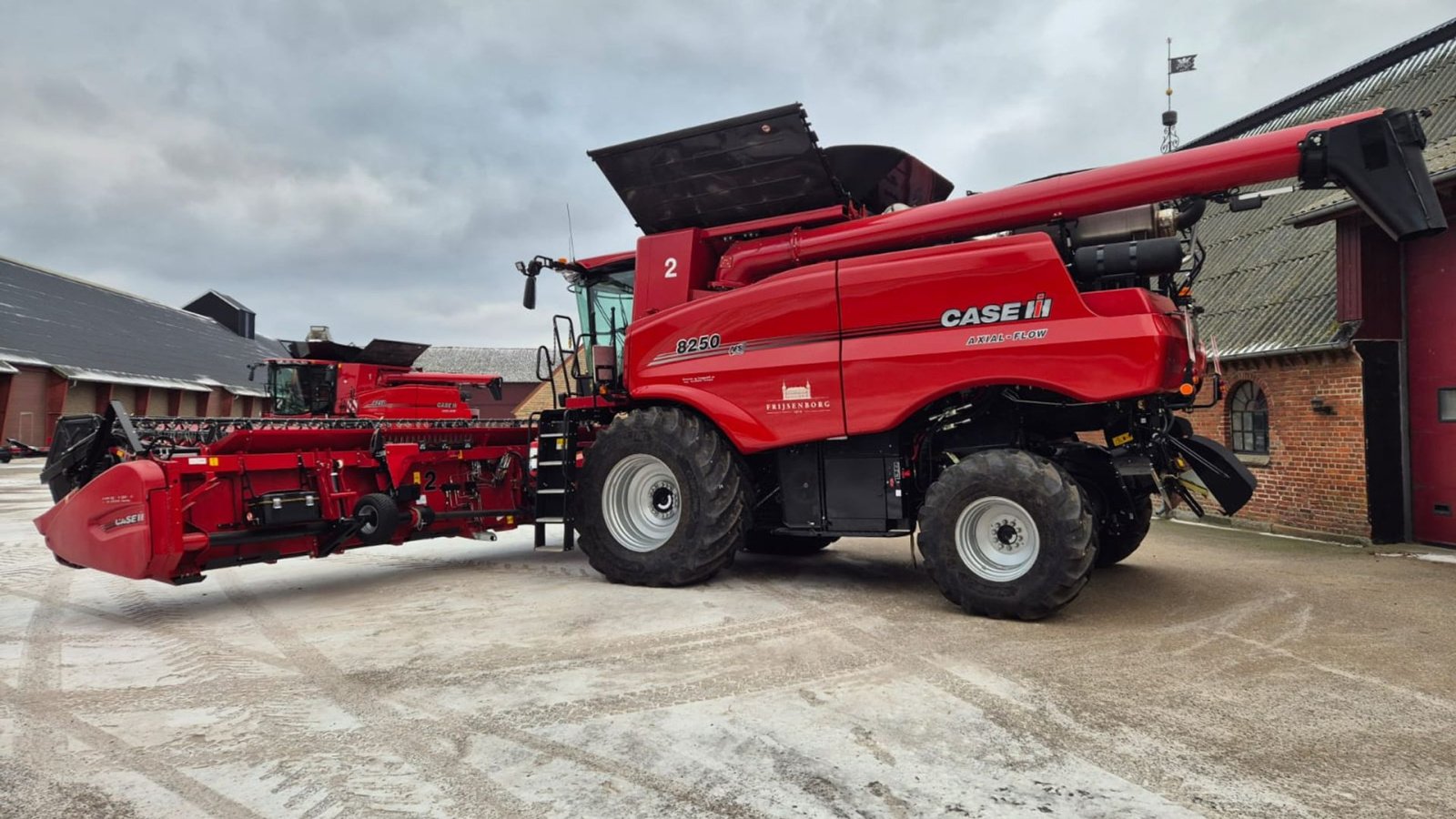 Mähdrescher za tip Case IH Axial Flow 8250 8250 4WD med 35 fod 3050 skærebord, Gebrauchtmaschine u Viborg (Slika 2)