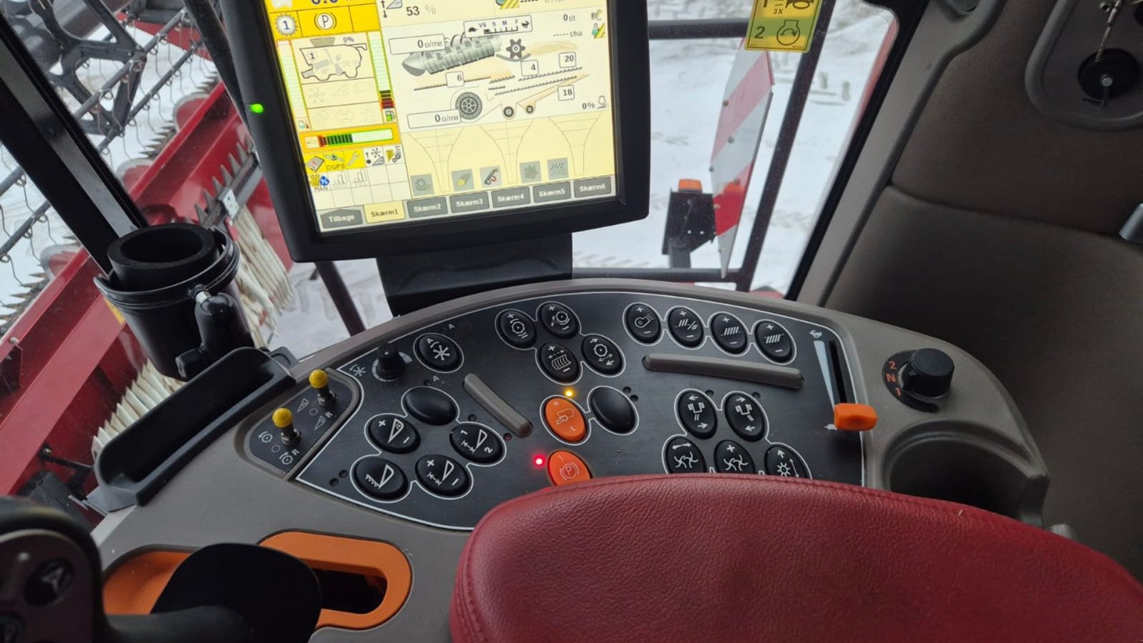 Mähdrescher del tipo Case IH Axial Flow 8250 8250 inkl. 35 fod skærebord og 4-hjulet vogn, Gebrauchtmaschine In Viborg (Immagine 11)