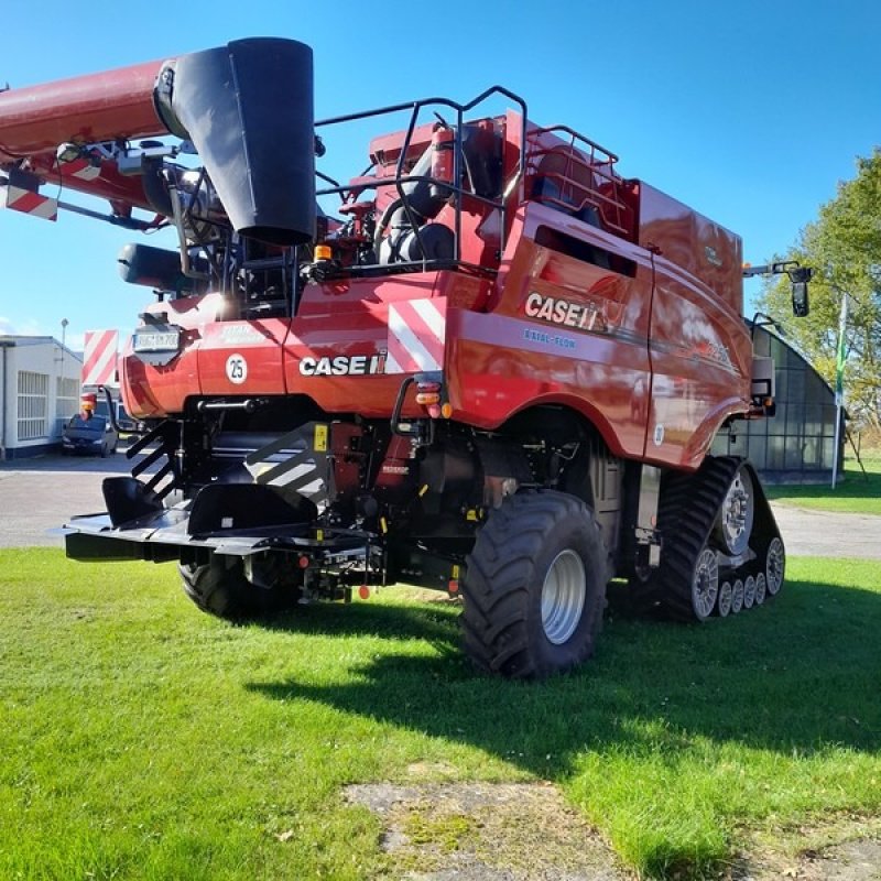 Mähdrescher del tipo Case IH Axial Flow 8250 ST5 P, Neumaschine In Gingst / Rügen (Immagine 3)