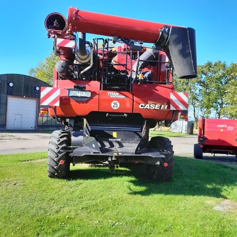 Mähdrescher del tipo Case IH Axial Flow 8250 ST5 P, Neumaschine In Gingst / Rügen (Immagine 4)