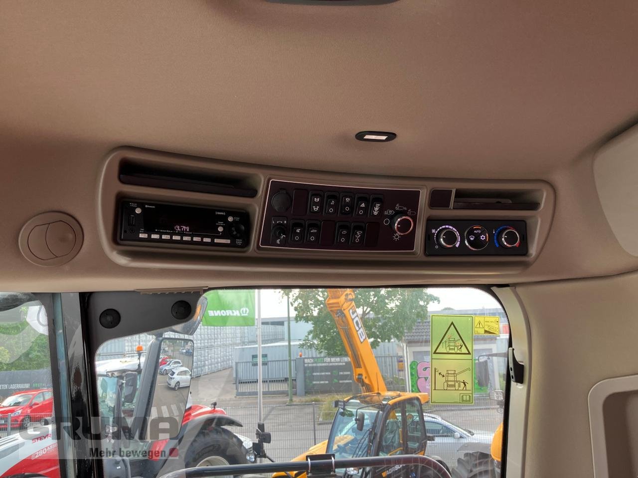 Mähdrescher del tipo Case IH Axial-Flow 8250 ST5 P, Neumaschine In Friedberg-Derching (Immagine 19)