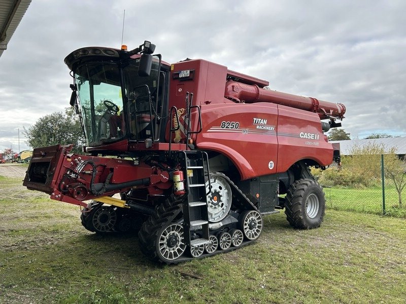 Mähdrescher Türe ait Case IH Axial Flow 8250 ST5, Gebrauchtmaschine içinde Rollwitz (resim 1)