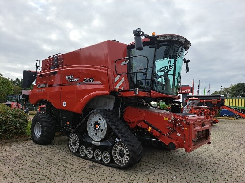 Mähdrescher des Typs Case IH Axial Flow 8250  St5, Neumaschine in Gülzow-Prüzen OT Mühlengeez (Bild 3)