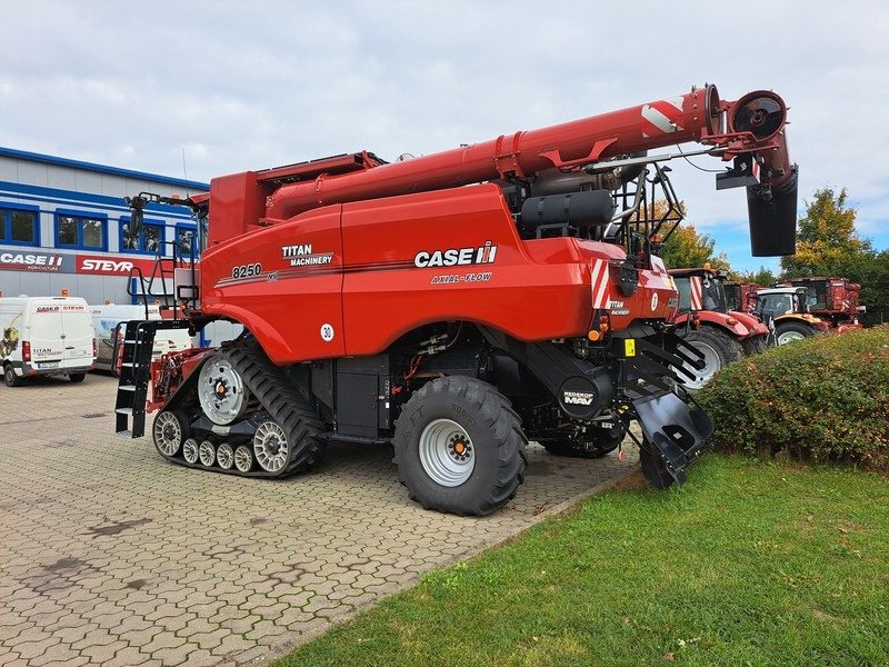 Mähdrescher des Typs Case IH Axial Flow 8250  St5, Neumaschine in Gülzow-Prüzen OT Mühlengeez (Bild 5)