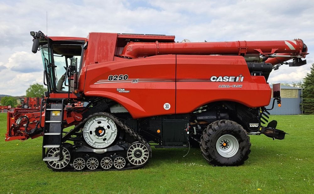 Mähdrescher του τύπου Case IH Axial Flow 8250 STS, Gebrauchtmaschine σε Burkau (Φωτογραφία 2)