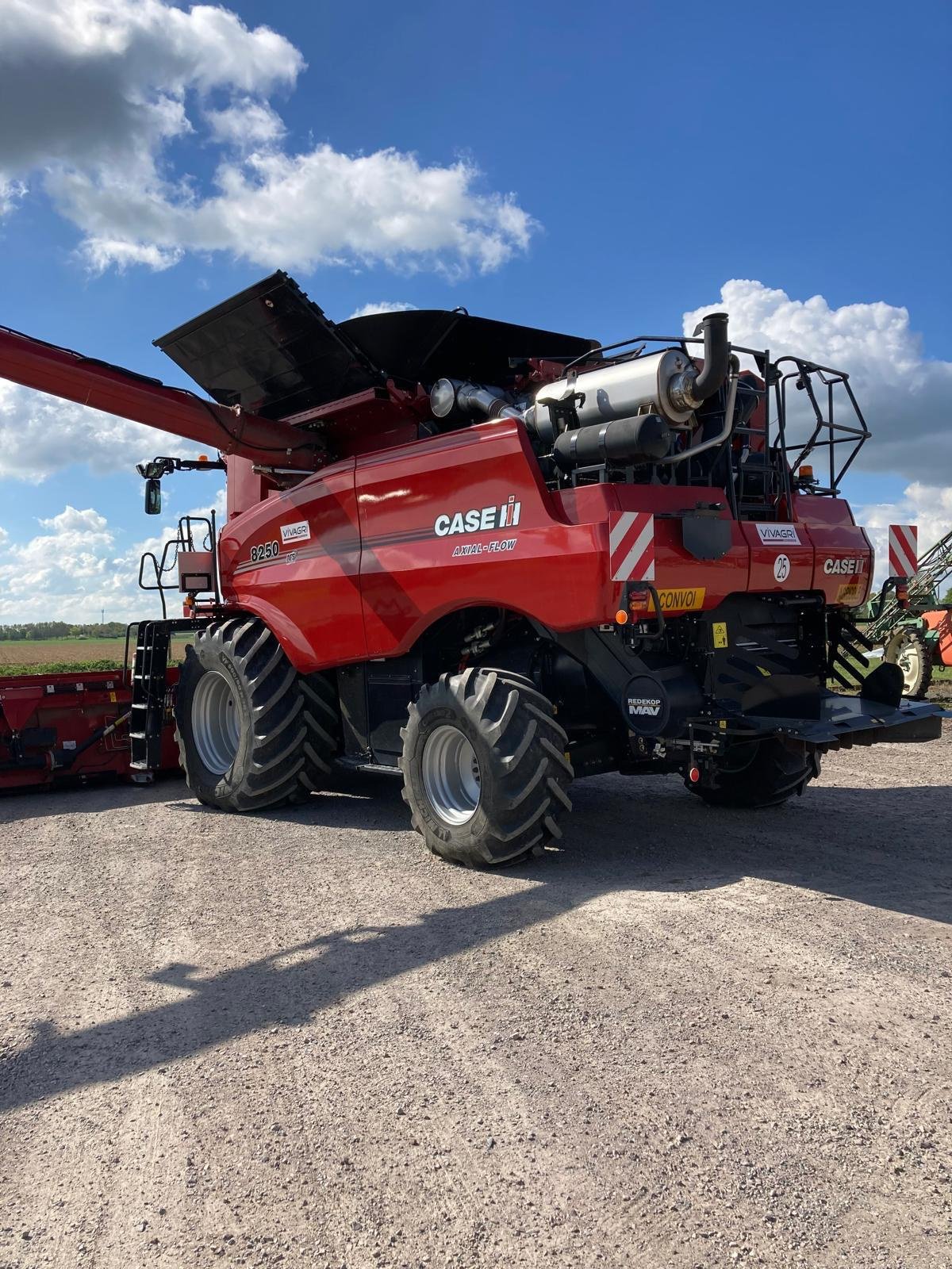 Mähdrescher от тип Case IH AXIAL FLOW 8250, Gebrauchtmaschine в CINTHEAUX (Снимка 7)