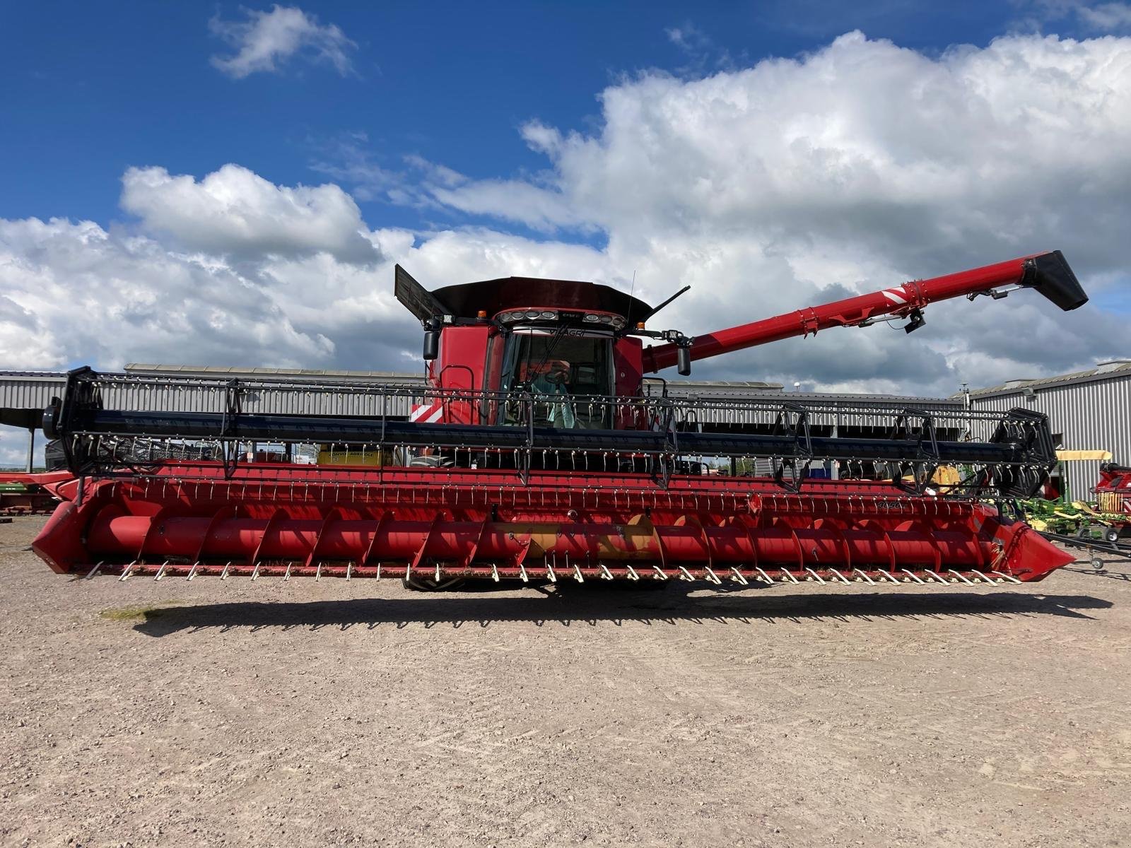 Mähdrescher от тип Case IH AXIAL FLOW 8250, Gebrauchtmaschine в CINTHEAUX (Снимка 1)