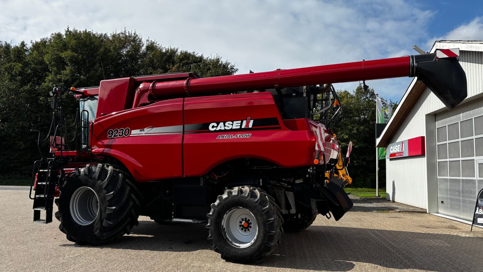 Mähdrescher of the type Case IH Axial Flow 9230 Inkl. 30 fods skærebord og vogn., Gebrauchtmaschine in Spøttrup (Picture 4)