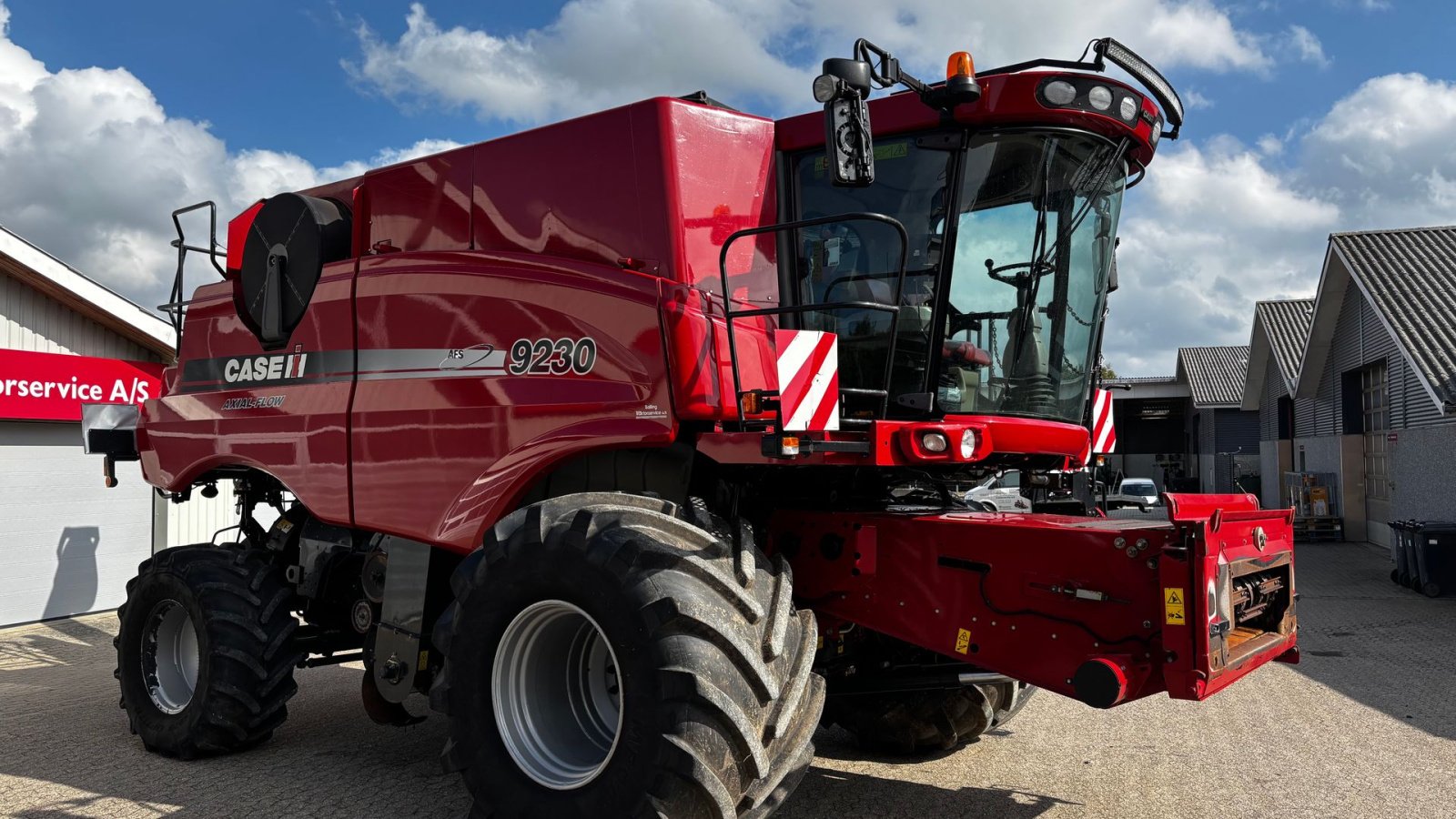 Mähdrescher of the type Case IH Axial Flow 9230 Inkl. 30 fods skærebord og vogn., Gebrauchtmaschine in Spøttrup (Picture 9)