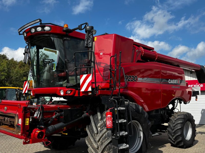 Mähdrescher del tipo Case IH Axial Flow 9230 Inkl. 30 fods skærebord og vogn., Gebrauchtmaschine In Spøttrup (Immagine 1)