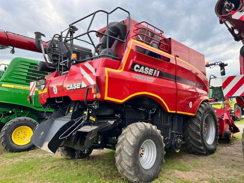 Mähdrescher Türe ait Case IH CASE IH 8240, Gebrauchtmaschine içinde Hockenheim (resim 3)