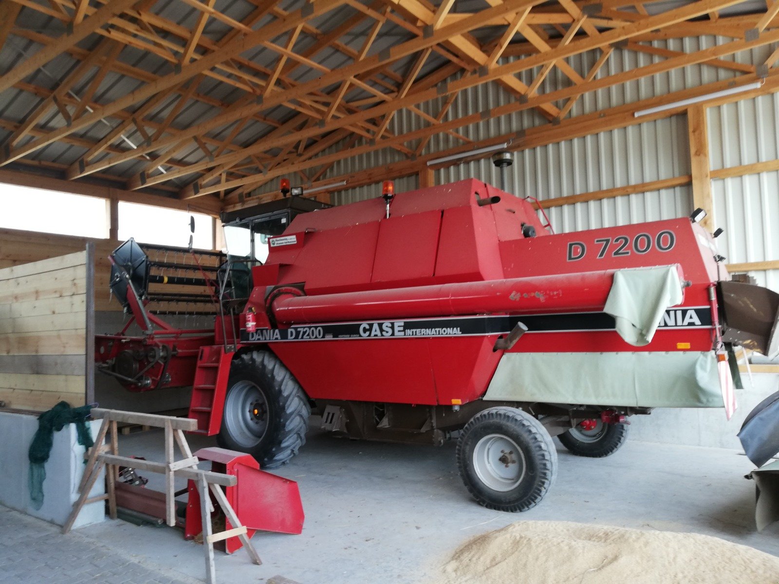 Mähdrescher van het type Case IH Dania 7200 D, Gebrauchtmaschine in Hagenbüchach (Foto 2)