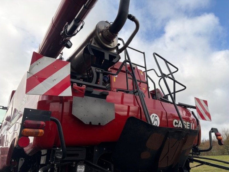 Mähdrescher от тип Case IH Moissonneuse batteuse AXIAL FLOW 6150  Case IH, Gebrauchtmaschine в NAINTRE (Снимка 3)