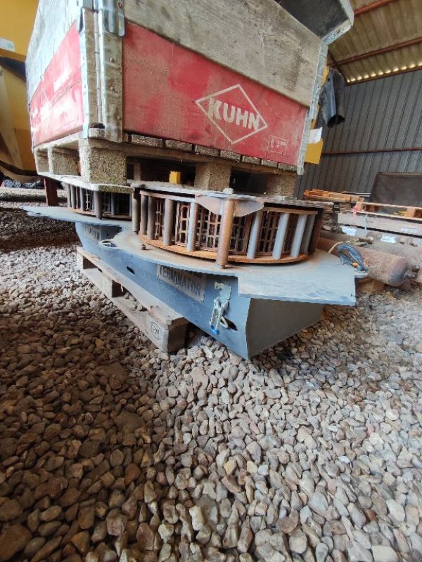 Mähdrescher del tipo Case IH SEED TERMINATOR BOUCHARD DIFFUSION, Gebrauchtmaschine In FRESNAY LE COMTE (Immagine 4)