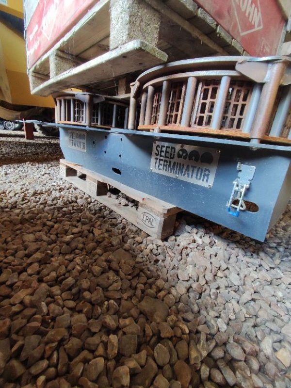 Mähdrescher del tipo Case IH SEED TERMINATOR BOUCHARD DIFFUSION, Gebrauchtmaschine In FRESNAY LE COMTE (Immagine 3)