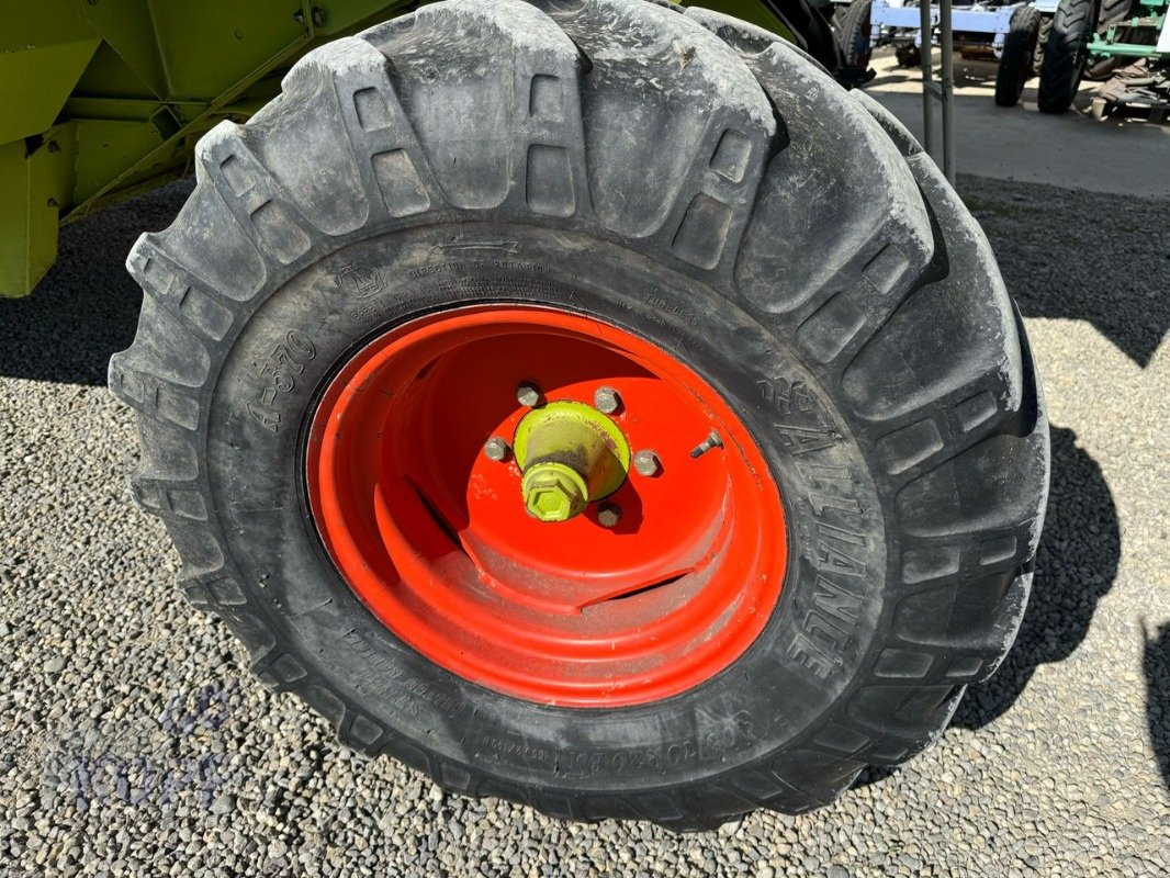 Mähdrescher des Typs CLAAS 204 Mega I Vorbeschleunigertrommel Mercedesmotor, Gebrauchtmaschine in Schutterzell (Bild 3)